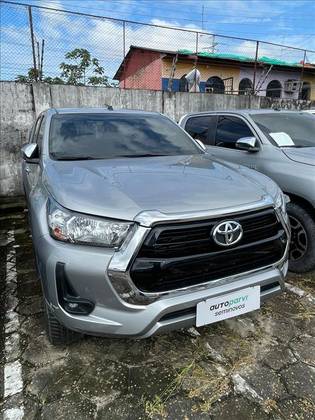 TOYOTA HILUX 2.8 D-4D TURBO DIESEL CD SRV 4X4 AUTOMÁTICO